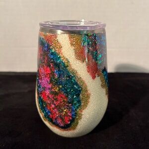 NWOT Hogg 12oz Stemless Wine Tumbler. Glittery White, Gold, & Rainbow Colored.